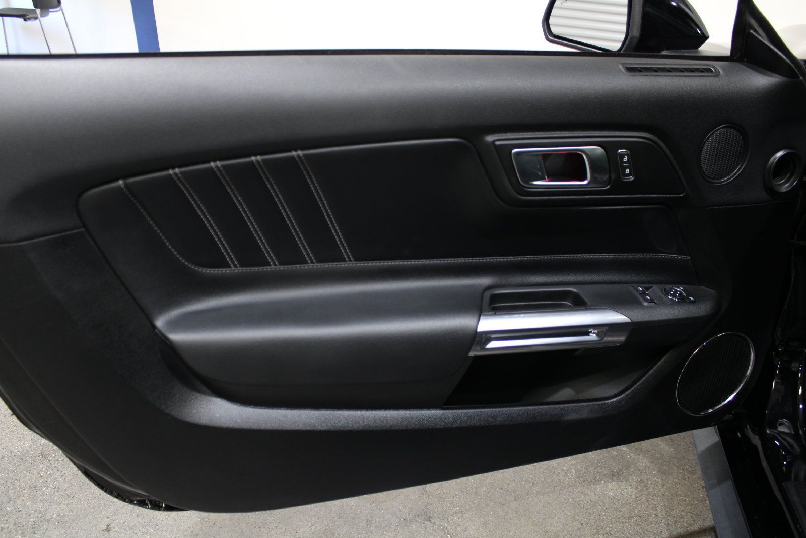 Used 2022 Ford Mustang Premium RWD image 19