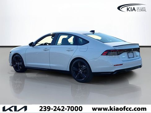 Used 2025 Honda Accord Sport image 4
