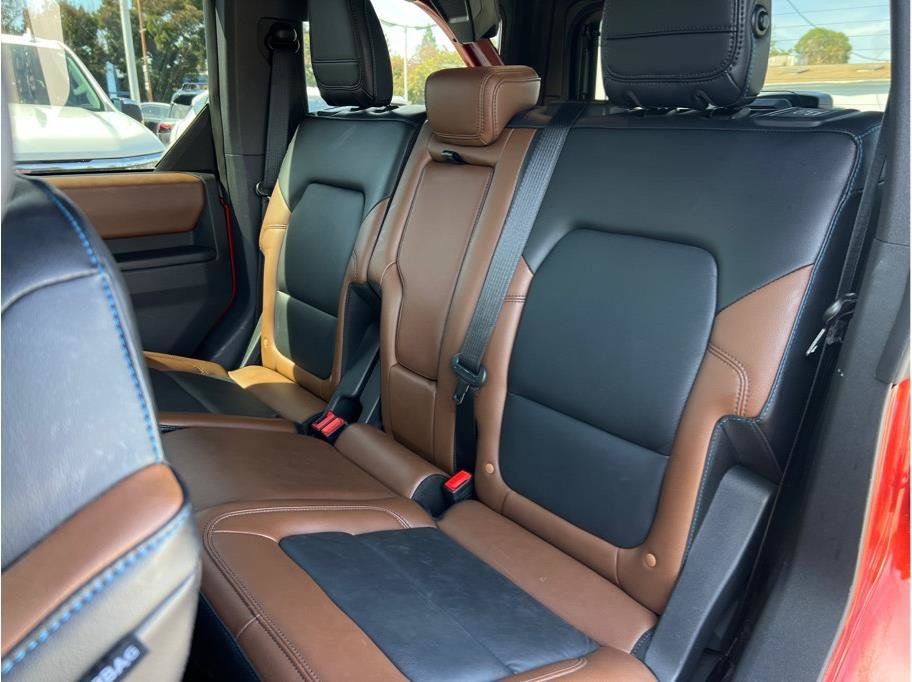 Used 2024 Ford Bronco Outer Banks AWD/4WD image 9