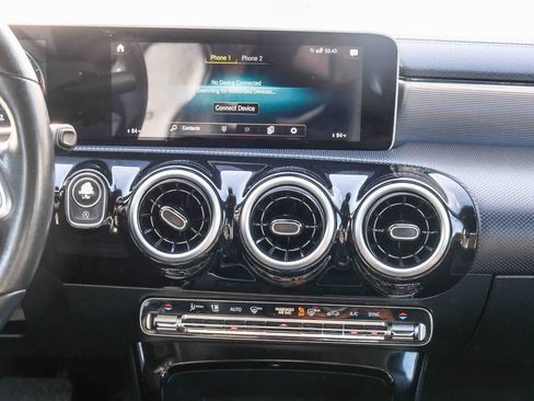 Used 2020 Mercedes-Benz CLA 250 image 14