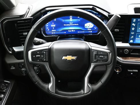 Used 2024 Chevrolet Silverado 2500 LT AWD/4WD image 15
