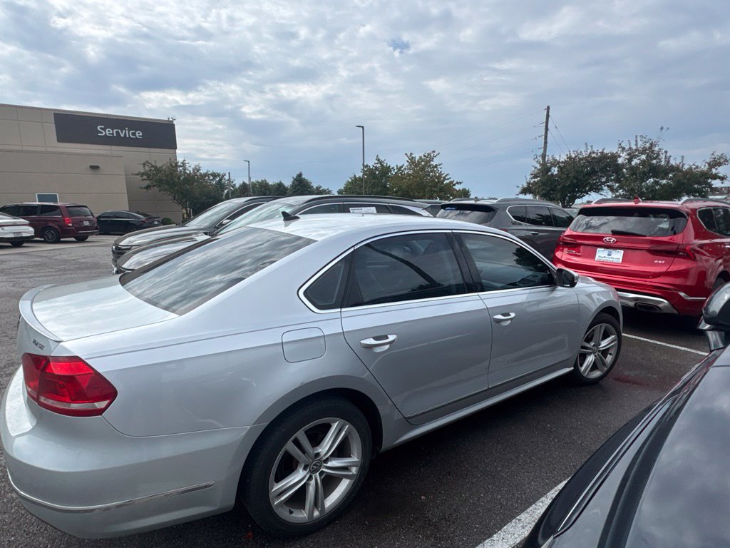 Used 2013 Volkswagen Passat TDI SE FWD image 9