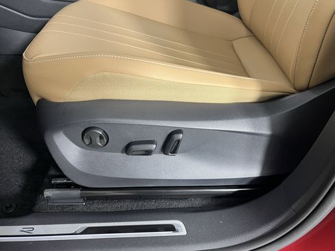 Certified 2024 Volkswagen Tiguan SE R-Line image 20