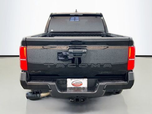 Used 2025 Toyota Tacoma SR5 AWD/4WD image 5