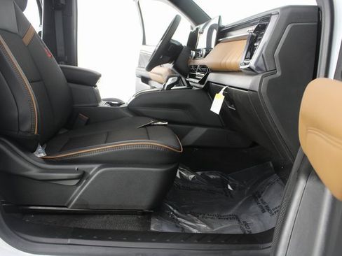 New 2026 GMC Canyon AT4 w/ Off-Road Front Bumper Package image 19