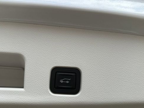 Certified 2024 GMC Acadia Denali w/ Super Cruise Package image 41