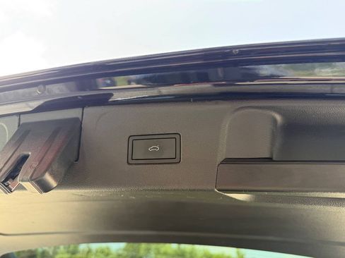 Used 2023 Volkswagen Atlas SE w/ Panoramic Sunroof Package AWD/4WD image 28