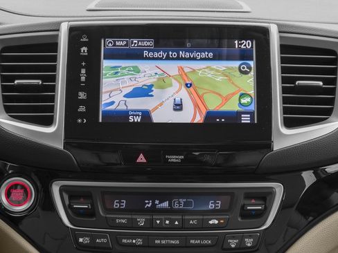 Used 2017 Honda Pilot Touring image 17