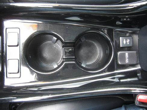 Used 2020 Toyota Prius XLE image 39