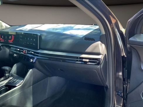 Used 2026 Kia Sportage LX image 15