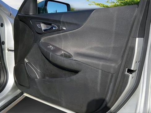 Used 2017 Chevrolet Malibu LT image 27