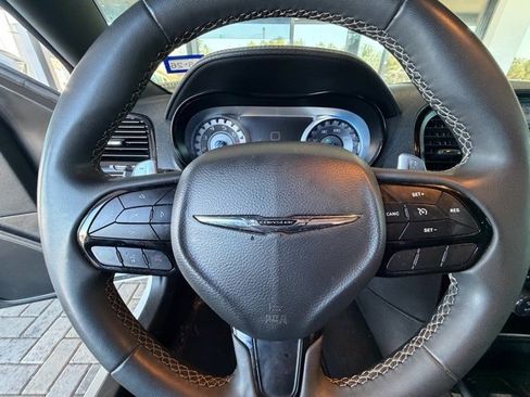 Used 2022 Chrysler 300 S image 11