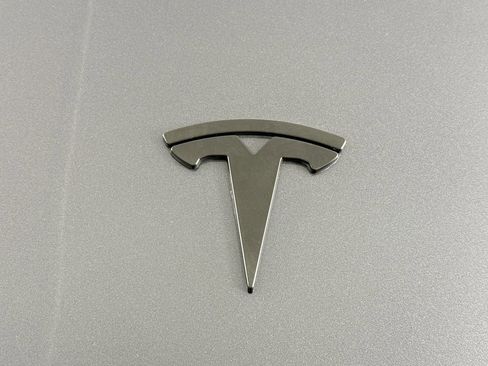 Used 2023 Tesla Model Y 2WD image 24