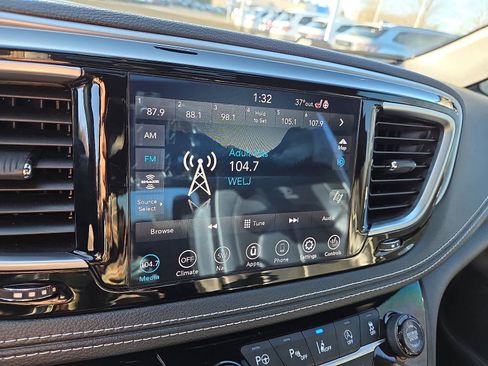 Used 2019 Chrysler Pacifica Limited w/ Advanced Safetytec Group image 19