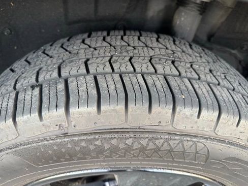 Used 2021 Toyota RAV4 XLE w/ Convenience Package image 26