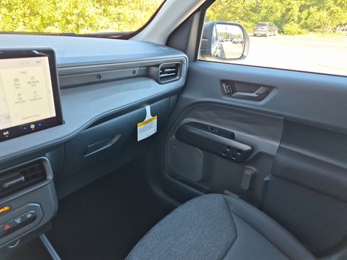 New 2025 Ford Maverick XL image 17