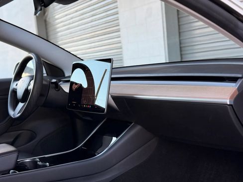 Used 2019 Tesla Model 3 Standard Range Plus RWD image 10