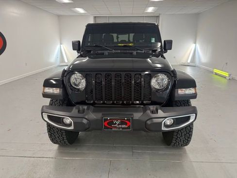 Used 2023 Jeep Gladiator Sport image 2