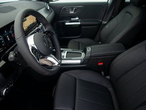 Certified 2025 Mercedes-Benz GLA 250 4MATIC image 23