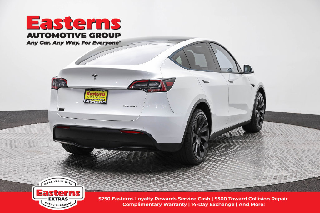 Used 2022 Tesla Model Y Long Range AWD/4WD image 5