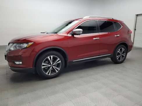 Used 2018 Nissan Rogue SL image 2