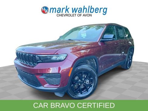 Used 2024 Jeep Grand Cherokee Altitude AWD/4WD image 1