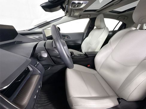 Certified 2024 Toyota Prius XLE image 15