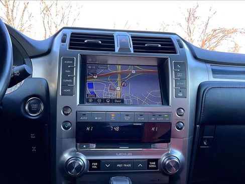 Used 2020 Lexus GX 460 Luxury w/ Off Road Package image 36