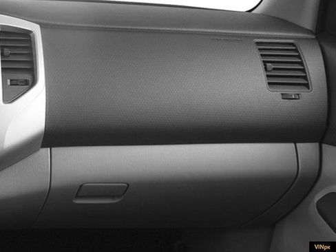 Used 2014 Toyota Tacoma PreRunner w/ SR5 Package image 5