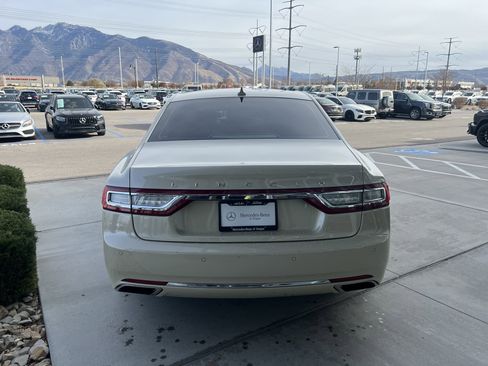 Used 2018 Lincoln Continental Select image 6