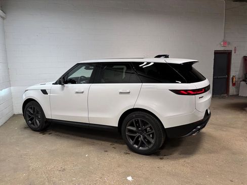 New 2026 Land Rover Range Rover Sport SE image 5