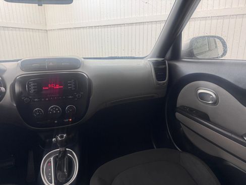 Used 2014 Kia Soul FWD image 16