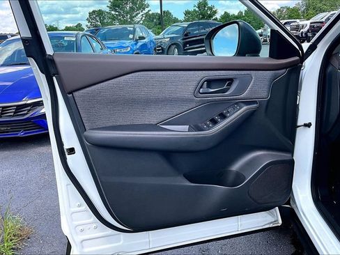 Used 2022 Nissan Rogue S FWD image 22