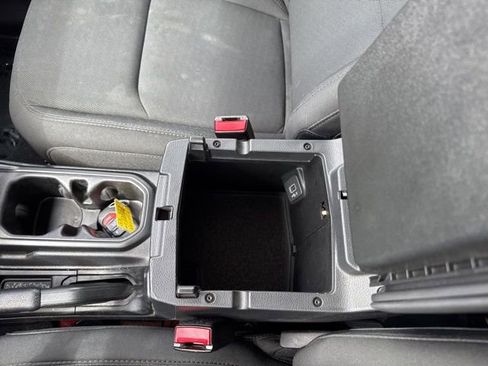 Used 2022 Jeep Gladiator Overland w/ Cold Weather Group image 30