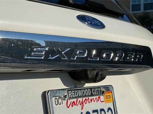 Used 2022 Ford Explorer XLT w/ Equipment Group 202A image 34