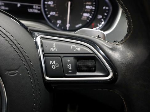 Used 2013 Audi S8 w/ Driver Assistance Pkg image 32