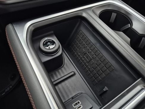 New 2025 Ford Expedition Active RWD image 28