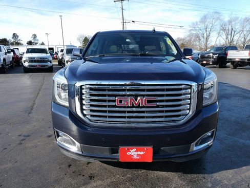 Used 2020 GMC Yukon XL SLT w/ Premium Edition image 9