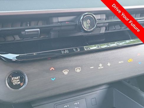 Used 2025 Nissan Murano SV FWD image 11