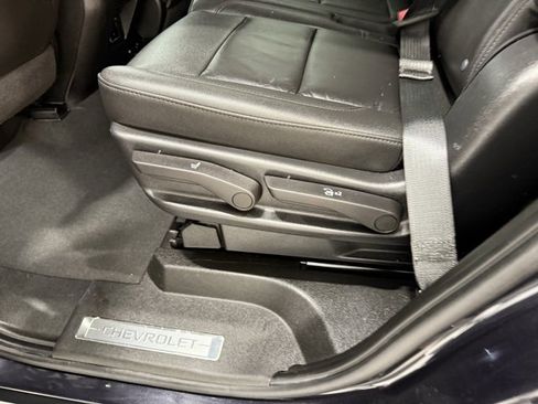 Used 2022 Chevrolet Tahoe Z71 w/ Luxury Package image 17