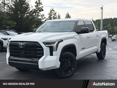 New 2026 Toyota Tundra SR5 w/ SR5 Premium Package