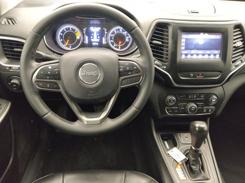 Used 2019 Jeep Cherokee Latitude Plus image 22