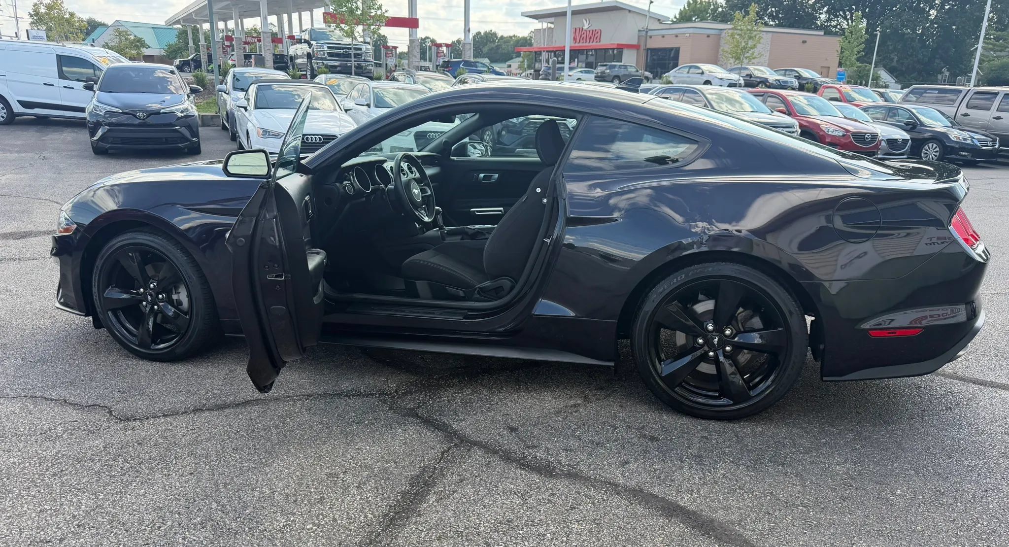 Used 2022 Ford Mustang Coupe w/ Black Accent Package RWD image 11