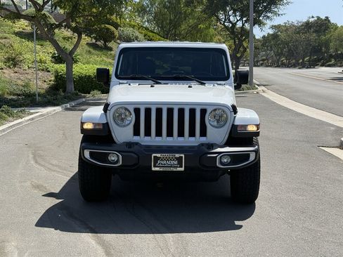 Used 2019 Jeep Wrangler Unlimited Sahara AWD/4WD image 12
