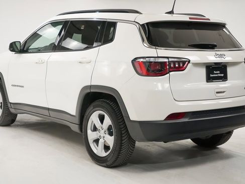 Used 2018 Jeep Compass Latitude w/ Popular Equipment Group image 4