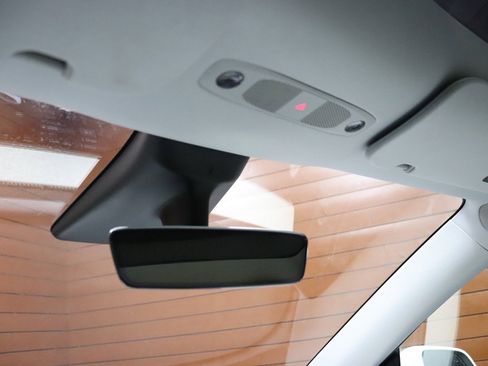 Used 2021 Tesla Model Y Long Range image 61