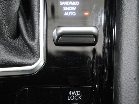 Used 2025 Jeep Compass Limited image 20