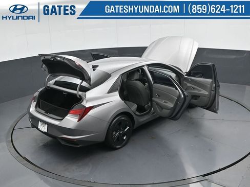 Certified 2022 Hyundai Elantra SEL w/ Preferred Accessory Package image 49