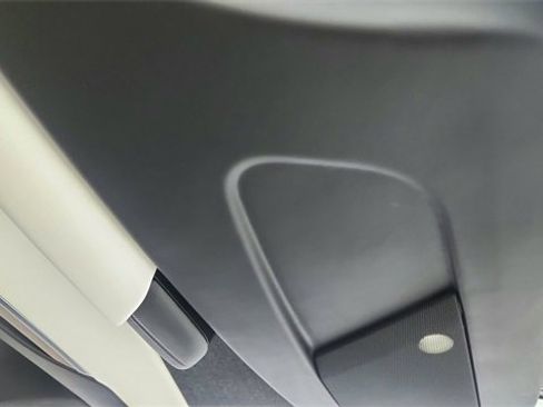 Used 2022 Tesla Model X Base image 26