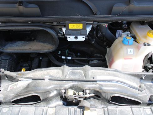 Used 2026 RAM ProMaster 2500 w/ Convenience Group FWD image 4